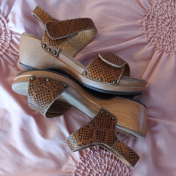 Spring Step L'Artiste Brown Snake Platform Sandals Size 9 EUC - Picture 2 of 7